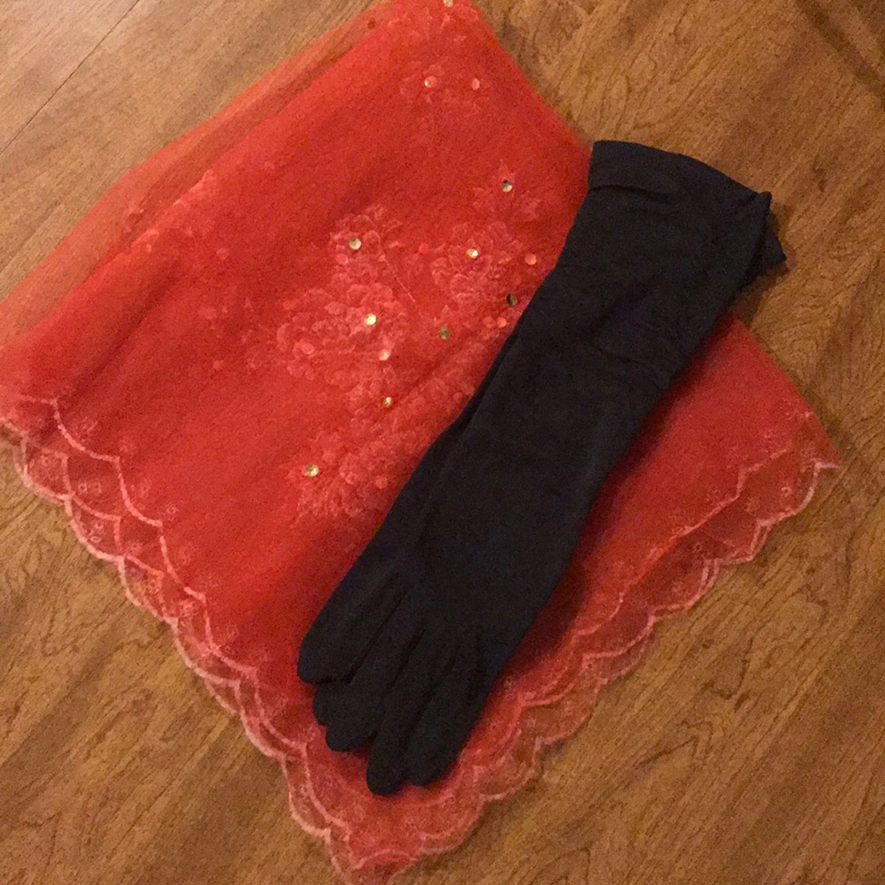 1950s scarf and gloves